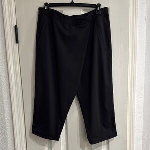 Lululemon Retreat Yogi Crop